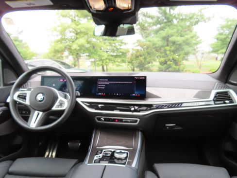 Used 2026 BMW X5 M60i AWD/4WD image 18