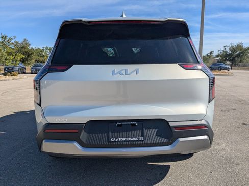 New 2026 Kia EV9 Wind image 6