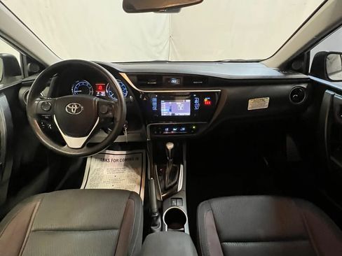 Used 2018 Toyota Corolla LE FWD image 13