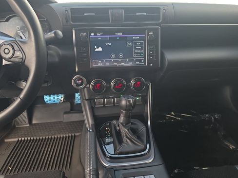 Used 2025 Toyota GR86 Premium w/ ALL Weather Mat Package (TMS) RWD image 14