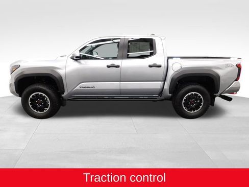 Used 2024 Toyota Tacoma TRD Off-Road image 5