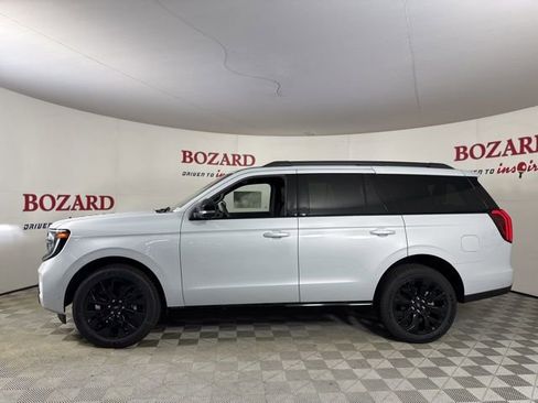New 2025 Ford Expedition Platinum w/ Stealth Appearance Package image 4