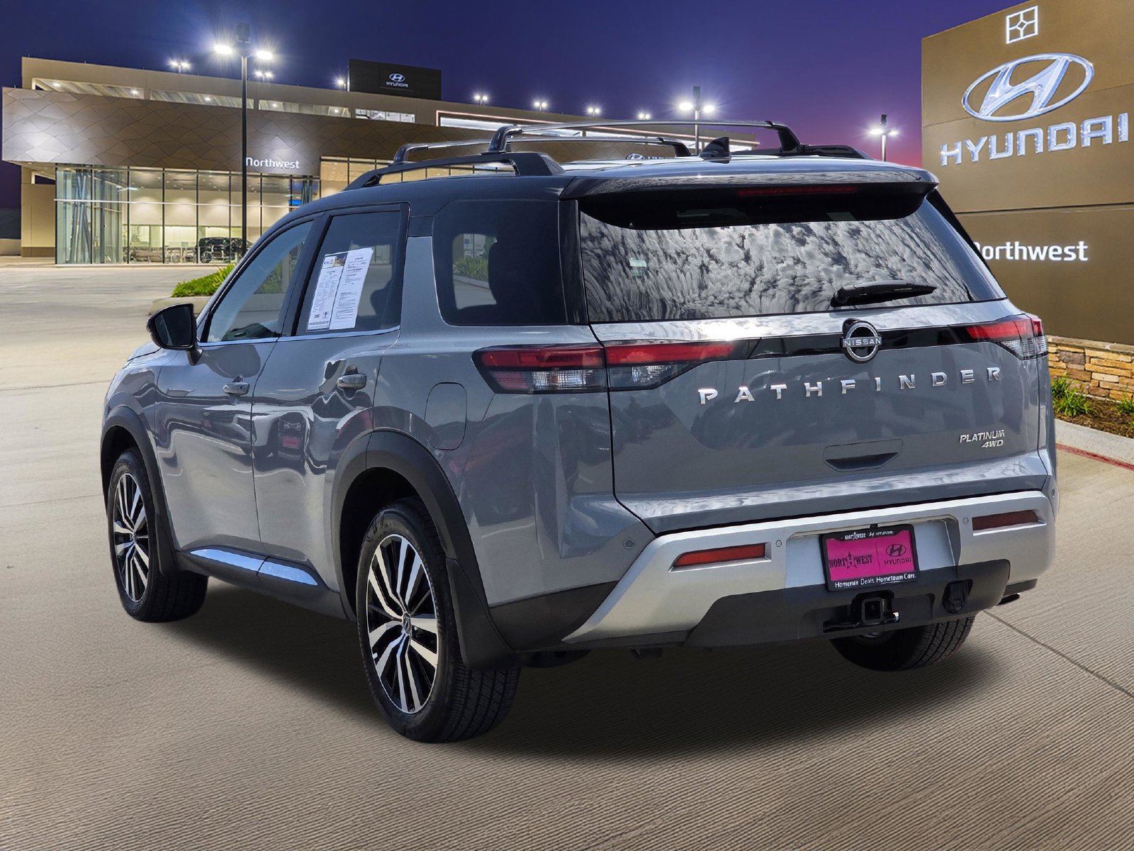 Used 2024 Nissan Pathfinder Platinum w/ Cargo Package AWD/4WD image 9