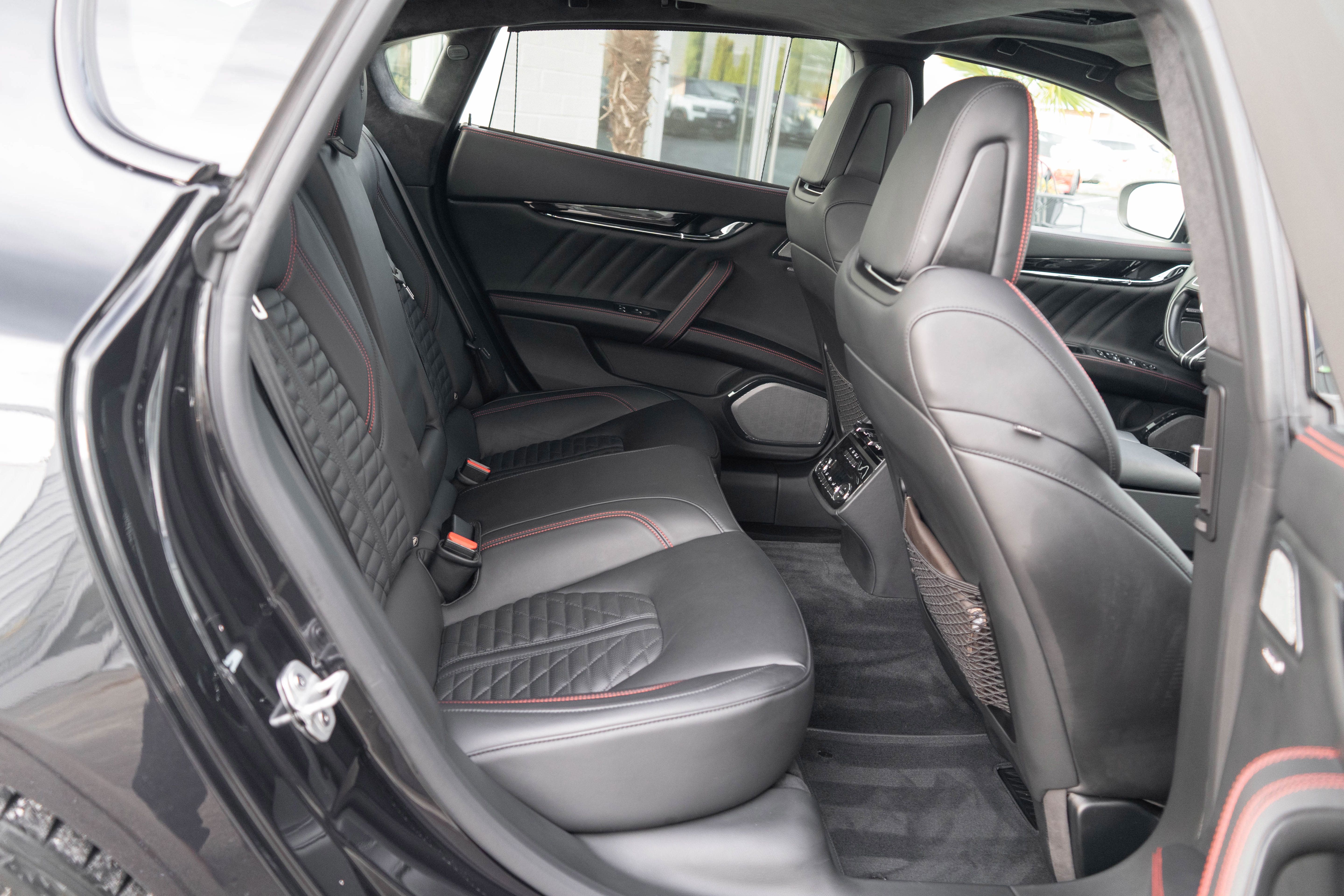 Used 2021 Maserati Quattroporte Trofeo RWD image 32