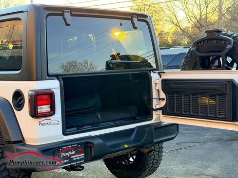 Used 2024 Jeep Wrangler Unlimited Sport image 15