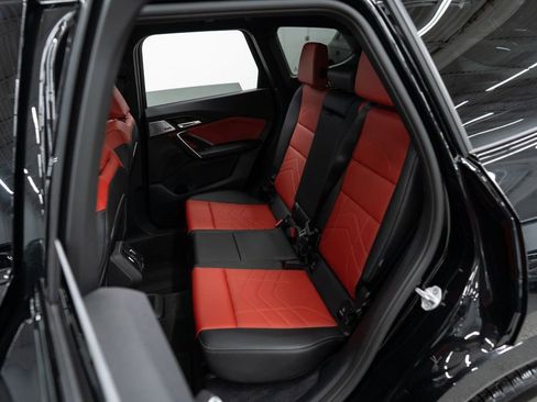 Used 2024 BMW X1 w/ M Sport Line w/ Premium Package image 14