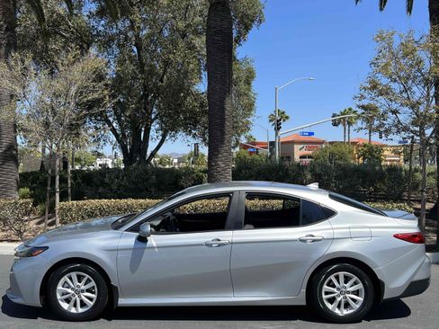 Used 2025 Toyota Camry LE w/ Convenience Package FWD image 17