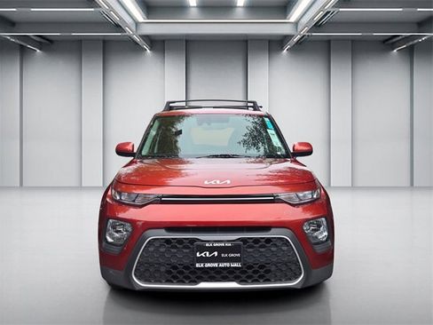 Certified 2022 Kia Soul LX w/ Technology Package image 2