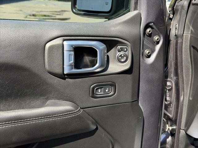 Used 2021 Jeep Gladiator Overland w/ Popular Equipment Package AWD/4WD image 13