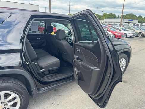 Used 2018 Chevrolet Traverse LS FWD image 11