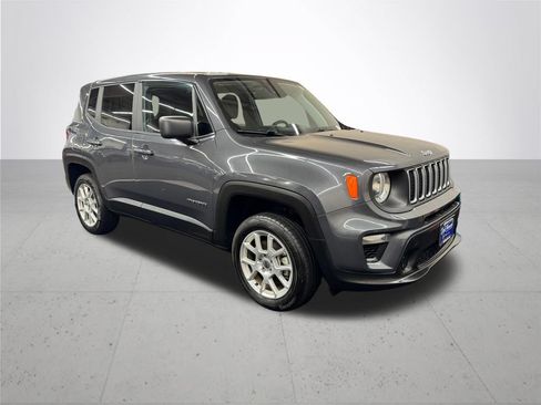 Used 2023 Jeep Renegade Latitude AWD/4WD image 10