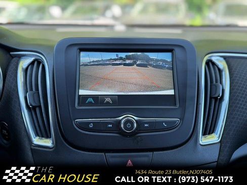 Used 2018 Chevrolet Malibu LT FWD image 29
