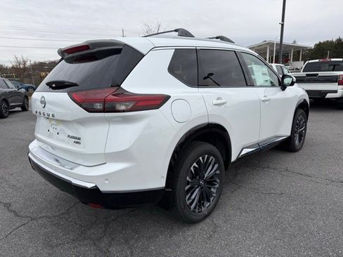 New 2026 Nissan Rogue Platinum image 5