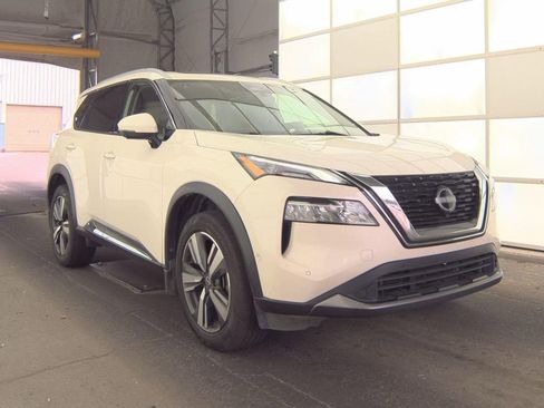 Used 2023 Nissan Rogue SL w/ SL Premium Package FWD image 3