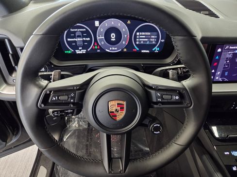 Certified 2024 Porsche Cayenne S AWD/4WD image 16
