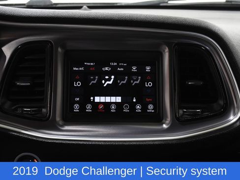 Used 2019 Dodge Challenger R/T RWD image 18