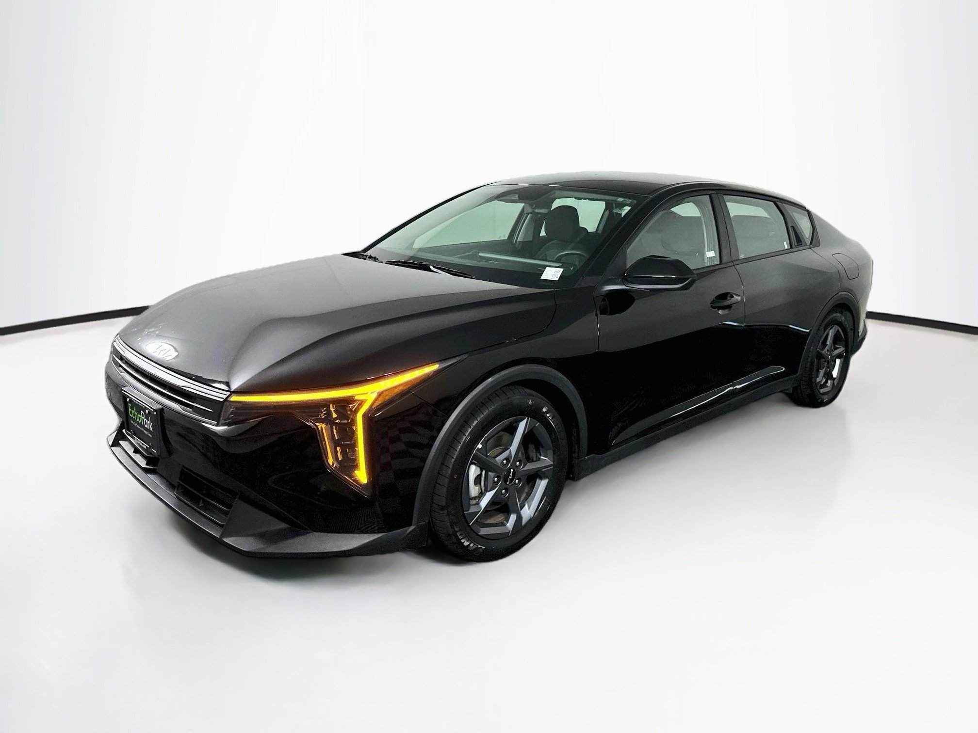 Used 2025 Kia K4 FWD image 3