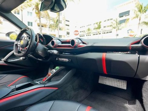 Used 2020 Ferrari 812 Superfast RWD image 88
