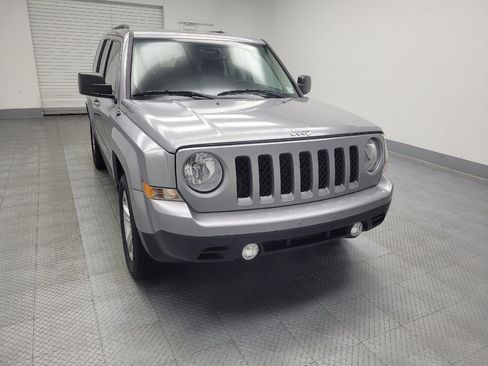 Used 2017 Jeep Patriot Latitude image 14