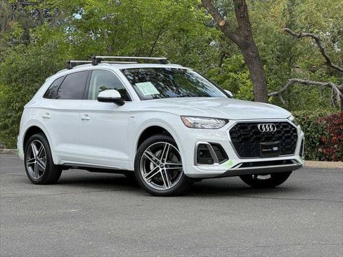Certified 2023 Audi Q5 e Prestige AWD/4WD image 2