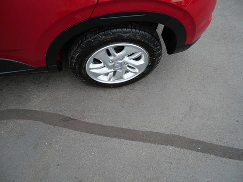 Used 2021 Hyundai Venue SE FWD image 30