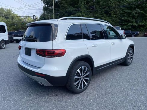 Used 2022 Mercedes-Benz GLB 250 w/ Premium Package Lite image 7