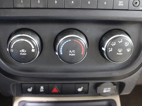 Used 2016 Jeep Patriot Latitude image 13