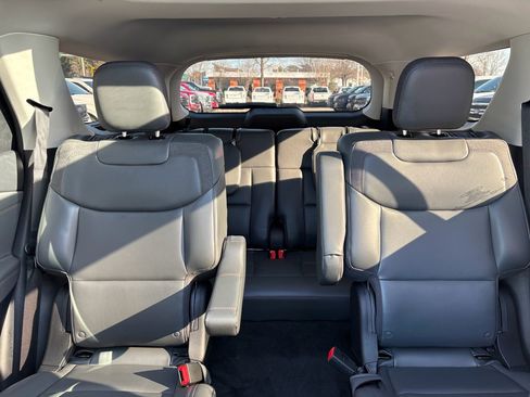 Used 2025 Ford Explorer Active w/ Active Comfort Package image 15