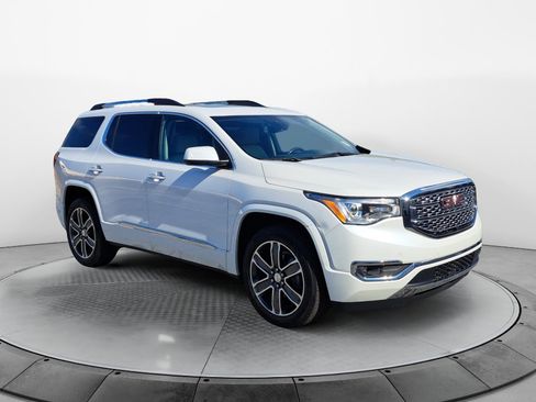 Used 2018 GMC Acadia Denali w/ Technology Package FWD image 1