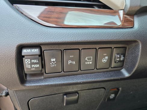 Used 2020 Toyota Sienna XLE Premium AWD/4WD image 41