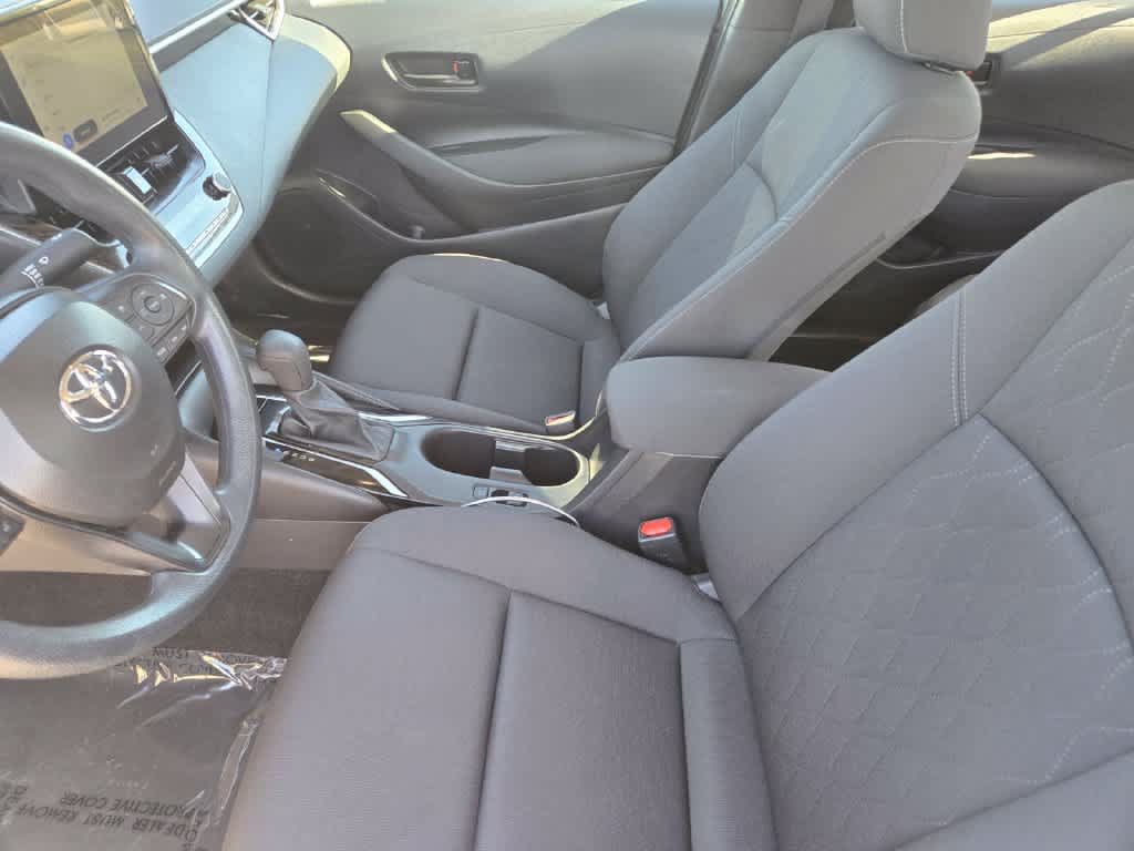 Used 2025 Toyota Corolla LE FWD image 17