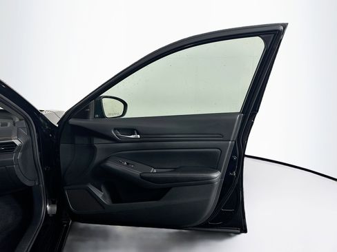 Used 2024 Nissan Altima 2.5 SV image 29