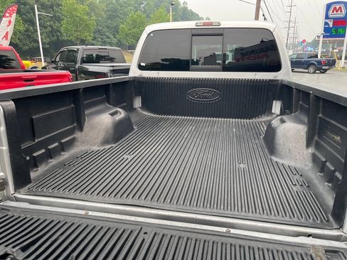 Used 2016 Ford F350 Lariat AWD/4WD image 9