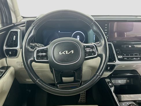 Used 2023 Kia Sorento SX Prestige w/ Panoramic Sunroof Package AWD/4WD image 18