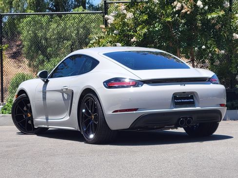 Used 2025 Porsche 718 Cayman RWD image 3