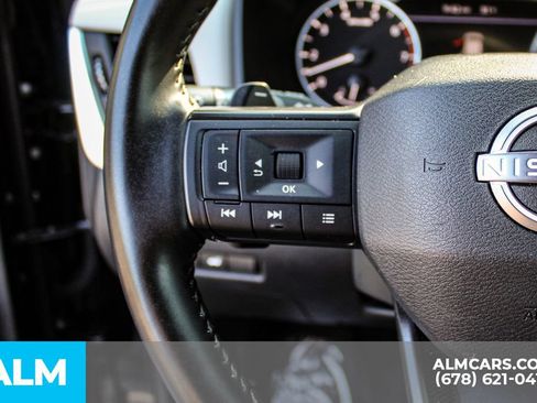 Used 2025 Nissan Rogue SV FWD image 23