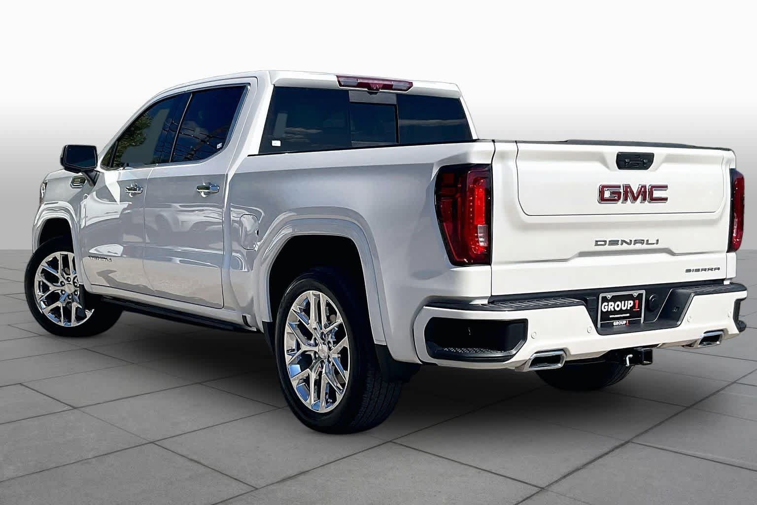Used 2024 GMC Sierra 1500 Denali w/ Technology Package AWD/4WD image 12
