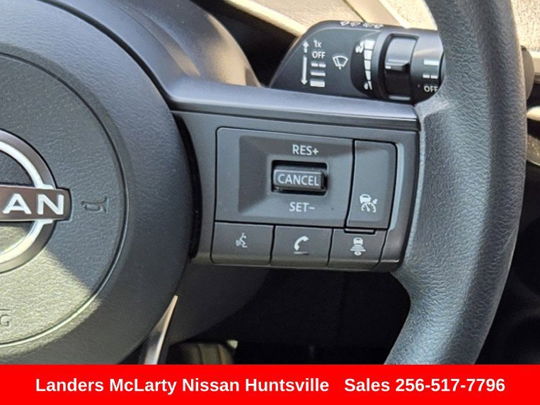Used 2025 Nissan Kicks SV FWD image 21