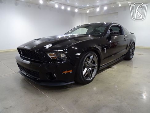 Used 2010 Ford Mustang Shelby GT500 image 15