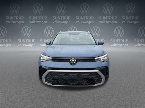 New 2026 Volkswagen Taos SE image 8