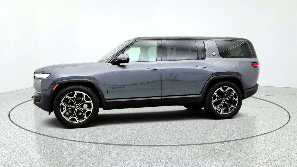 Used 2025 Rivian R1S Adventure Dual AWD/4WD image 8