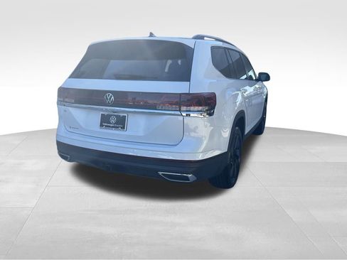 New 2026 Volkswagen Atlas SE image 4