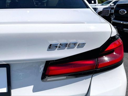Used 2021 BMW 530e w/ Convenience Package image 24
