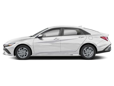 Used 2024 Hyundai Elantra SEL FWD image 3