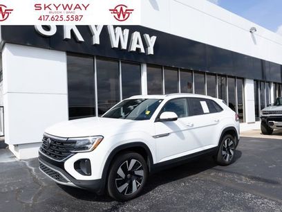 Used 2024 Volkswagen Atlas Cross Sport SE w/ Panoramic Sunroof Package