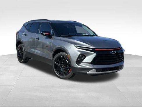 Used 2023 Chevrolet Blazer LT image 1