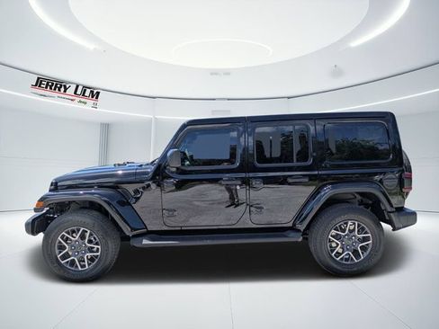 New 2026 Jeep Wrangler Unlimited Sahara AWD/4WD image 6