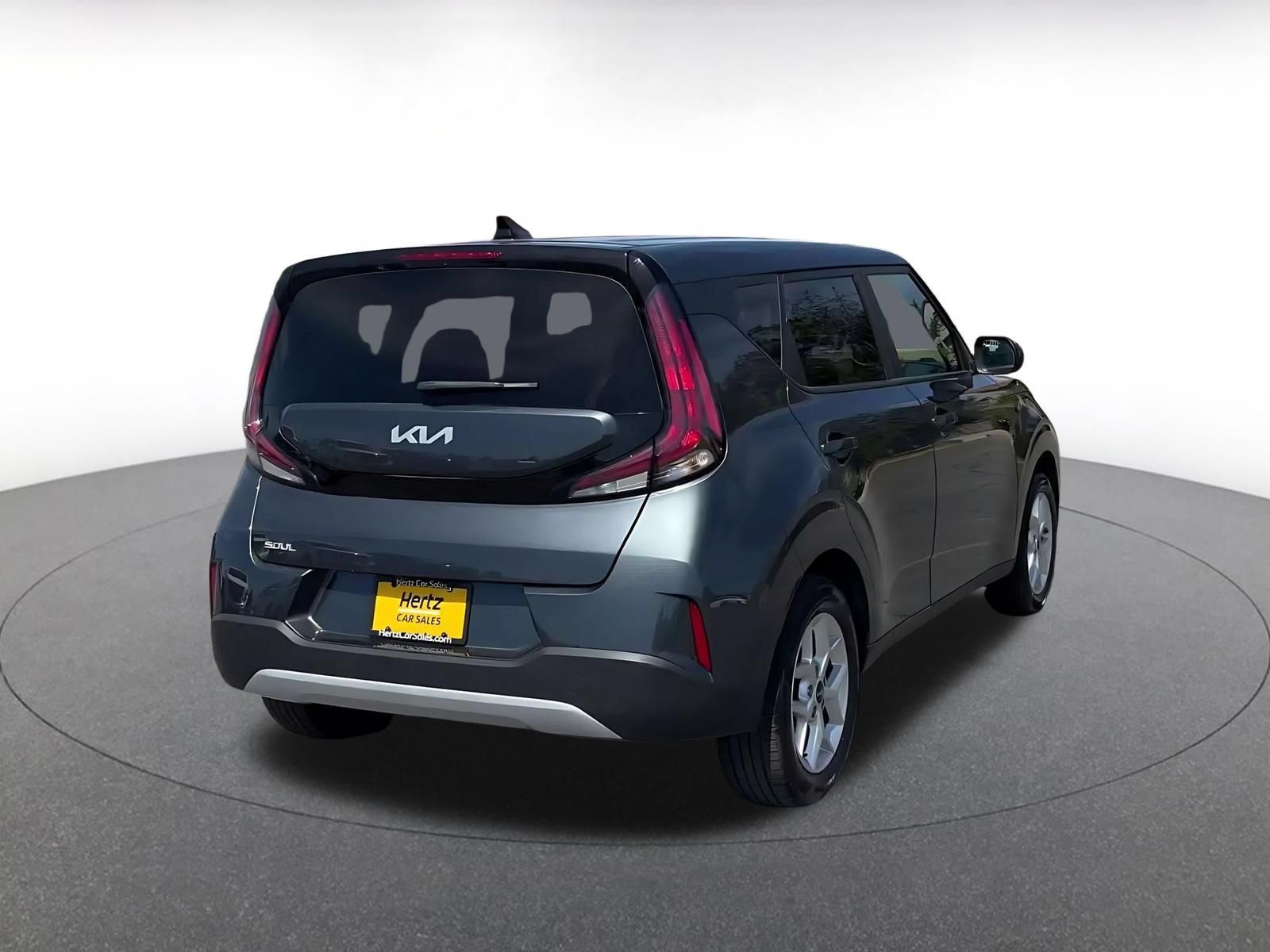 Used 2025 Kia Soul LX w/ LX Technology Package FWD image 13