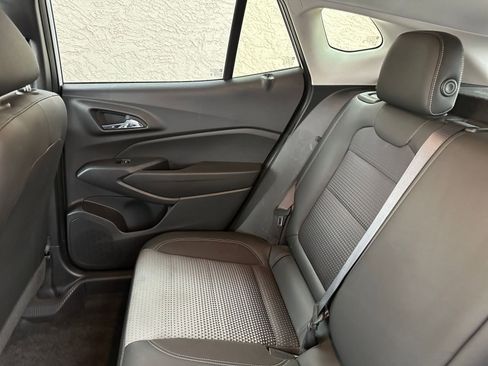 Used 2025 Chevrolet Trax LT image 37