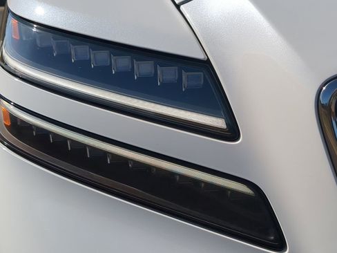 Certified 2025 Genesis GV80 3.5T Prestige image 9